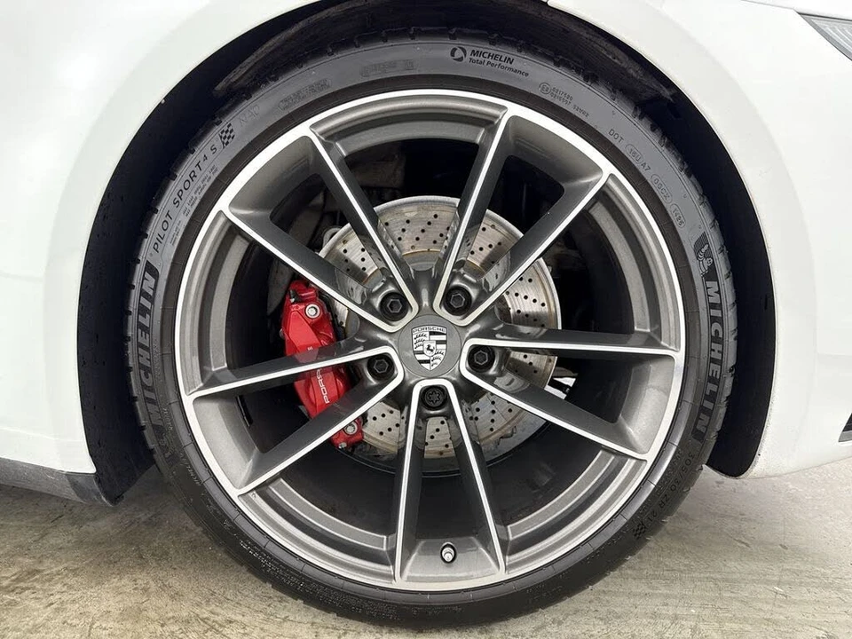 2024 Porsche 992 Carrera 4S - Image 14 of 31