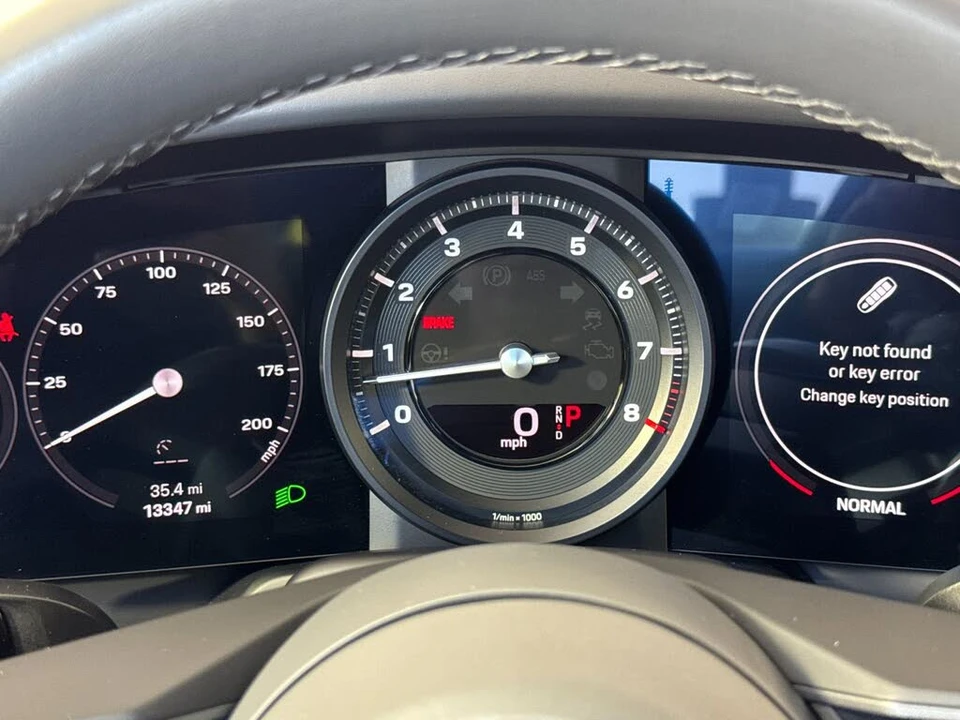 2024 Porsche 992 Carrera 4S - Image 28 of 31