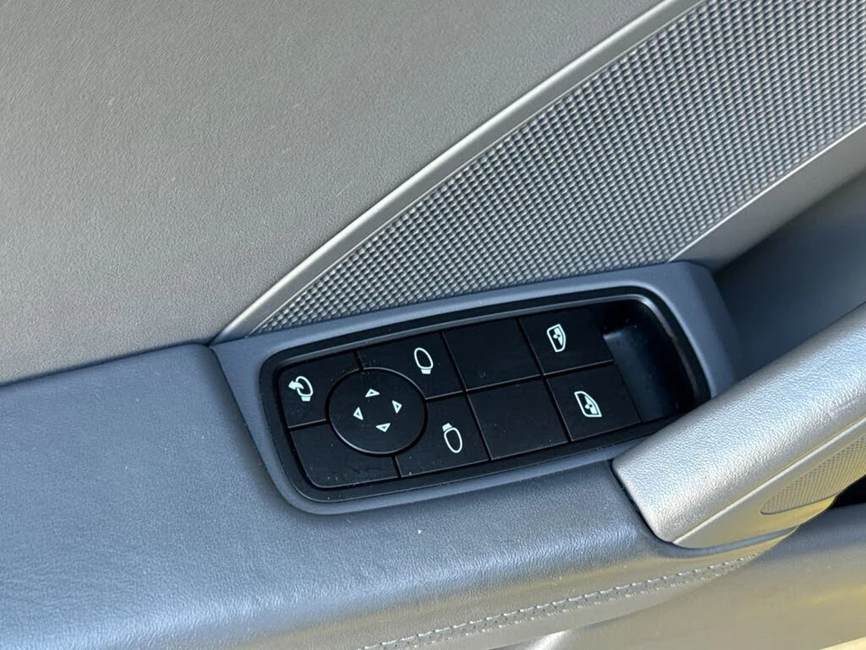 2024 Porsche 992 Carrera 4S - Image 13 of 31