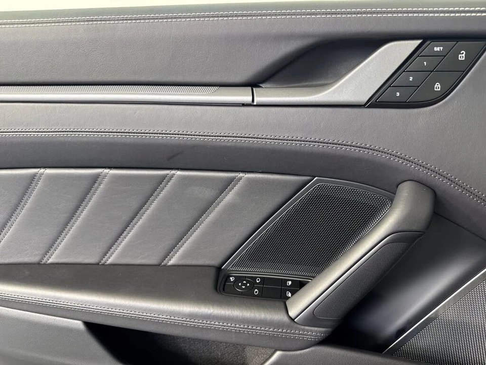 2024 Porsche 992 Carrera 4S - Image 12 of 31