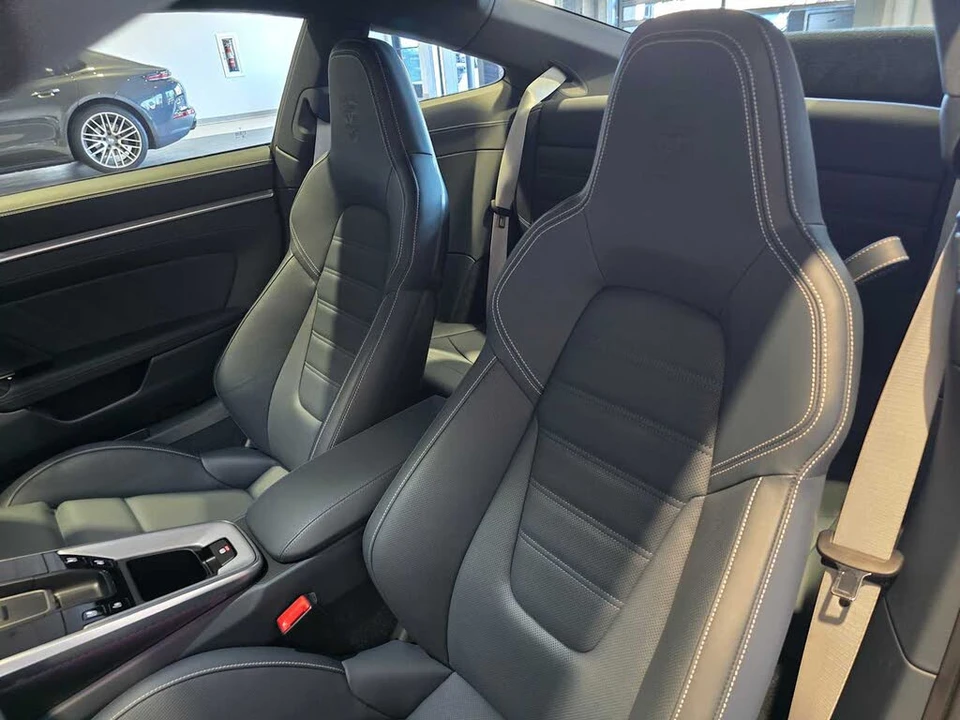 2024 Porsche 992 Carrera 4S - Image 19 of 31