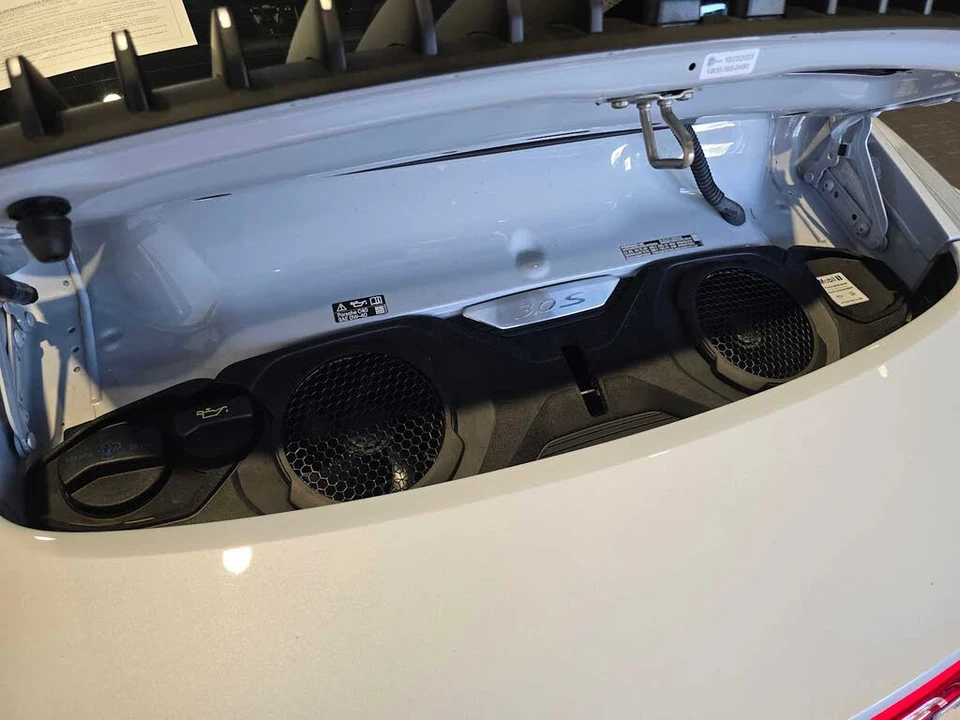 2024 Porsche 992 Carrera 4S - Image 16 of 31