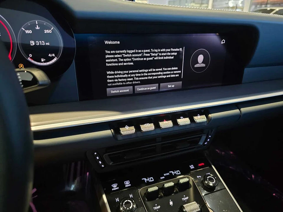 2024 Porsche 992 Carrera 4S - Image 28 of 31