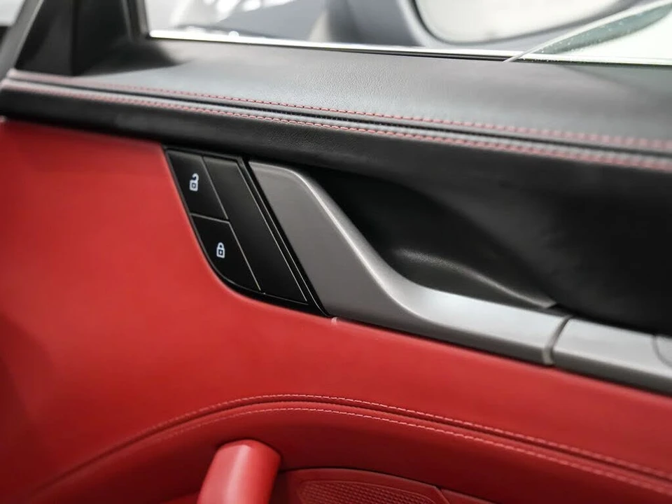 2024 Porsche 992 Carrera 4S - Image 15 of 31