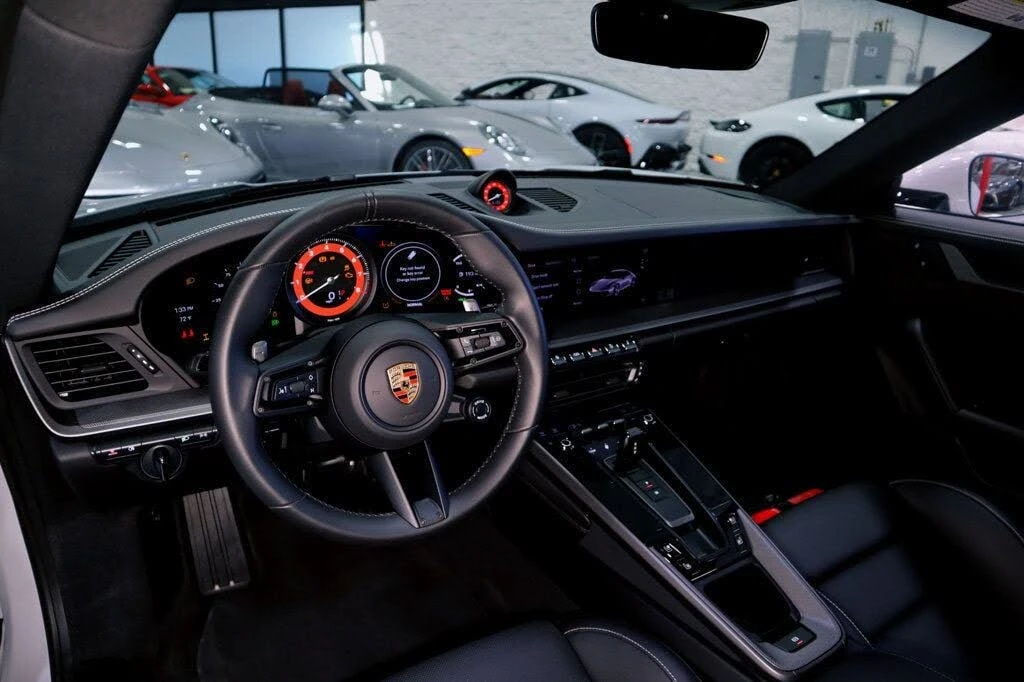 2024 Porsche 992 Carrera 4S - Image 28 of 31