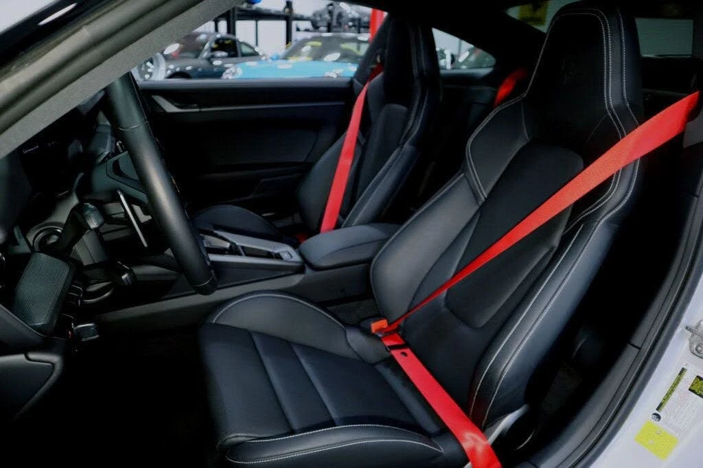 2024 Porsche 992 Carrera 4S - Image 24 of 31