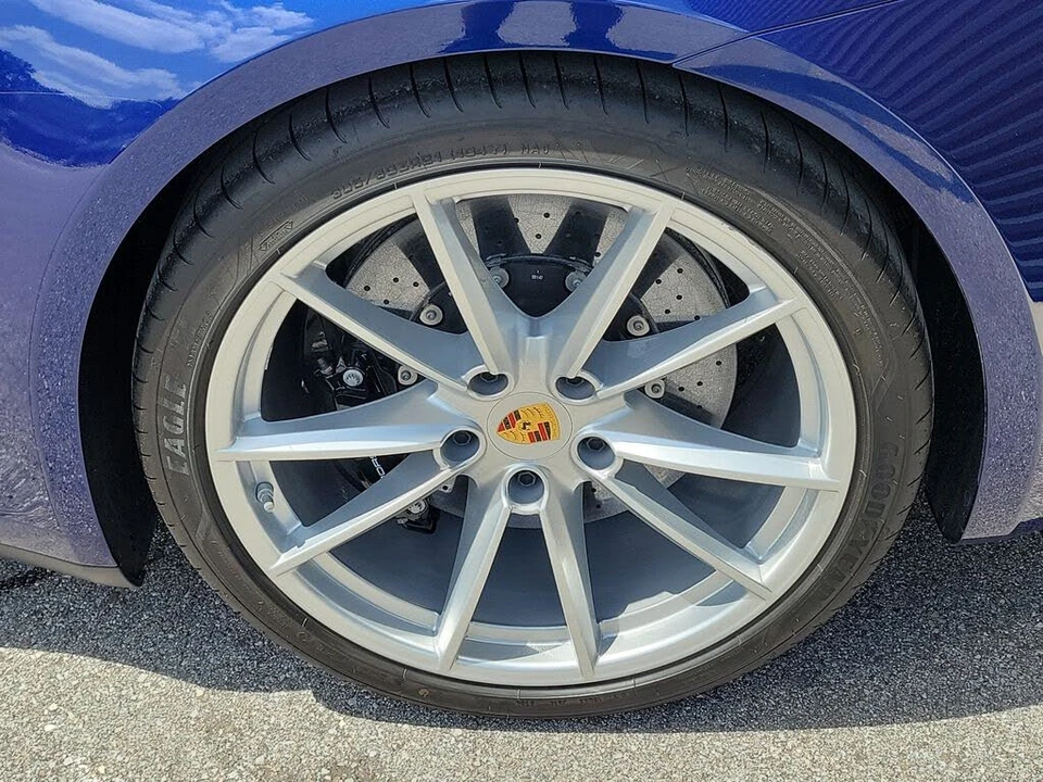 2024 Porsche 992 Carrera 4S - Image 11 of 31