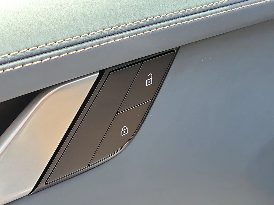 2024 Porsche 992 Carrera 4S - Image 25 of 31