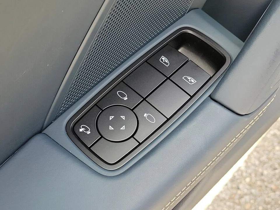 2024 Porsche 992 Carrera 4S - Image 26 of 31