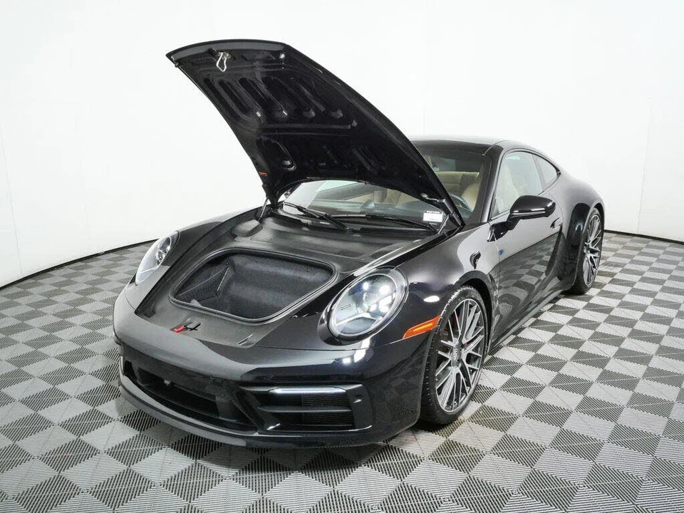 2024 Porsche 992 Carrera 4S - Image 28 of 31