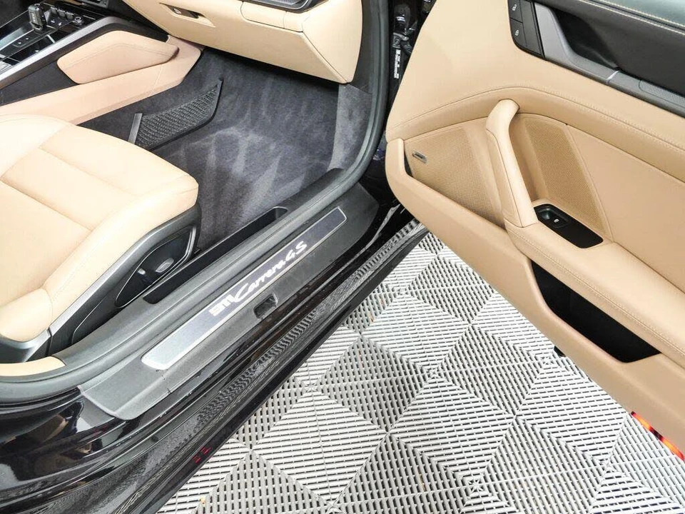 2024 Porsche 992 Carrera 4S - Image 23 of 31
