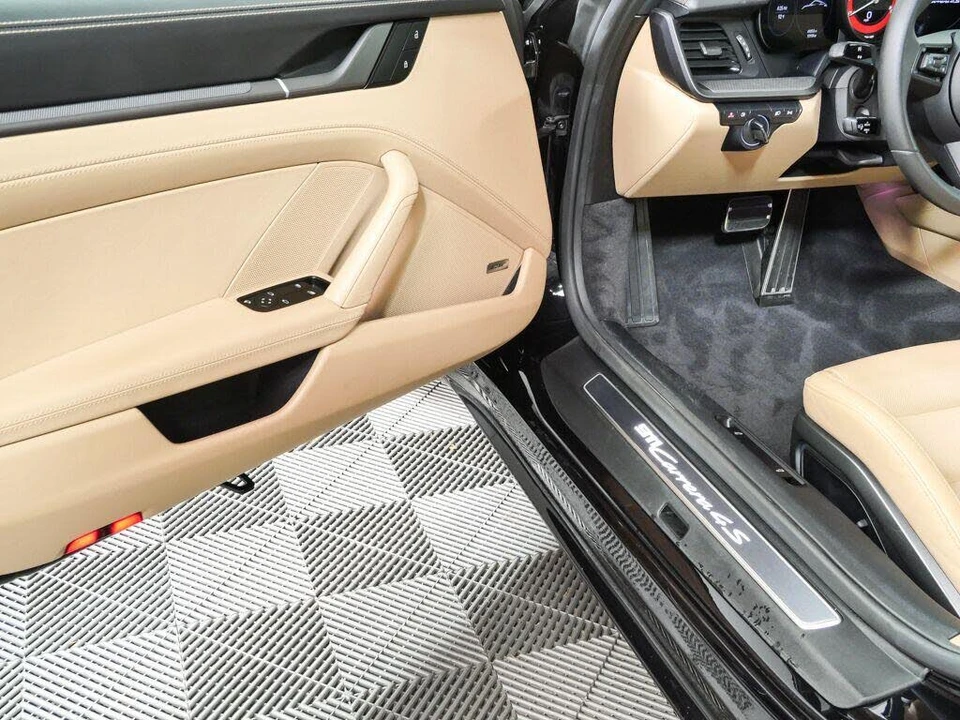 2024 Porsche 992 Carrera 4S - Image 8 of 31