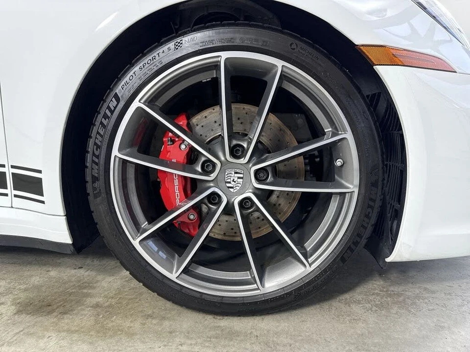 2024 Porsche 992 Carrera 4S - Image 15 of 31