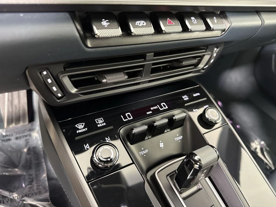 2024 Porsche 992 Carrera 4S - Image 28 of 31