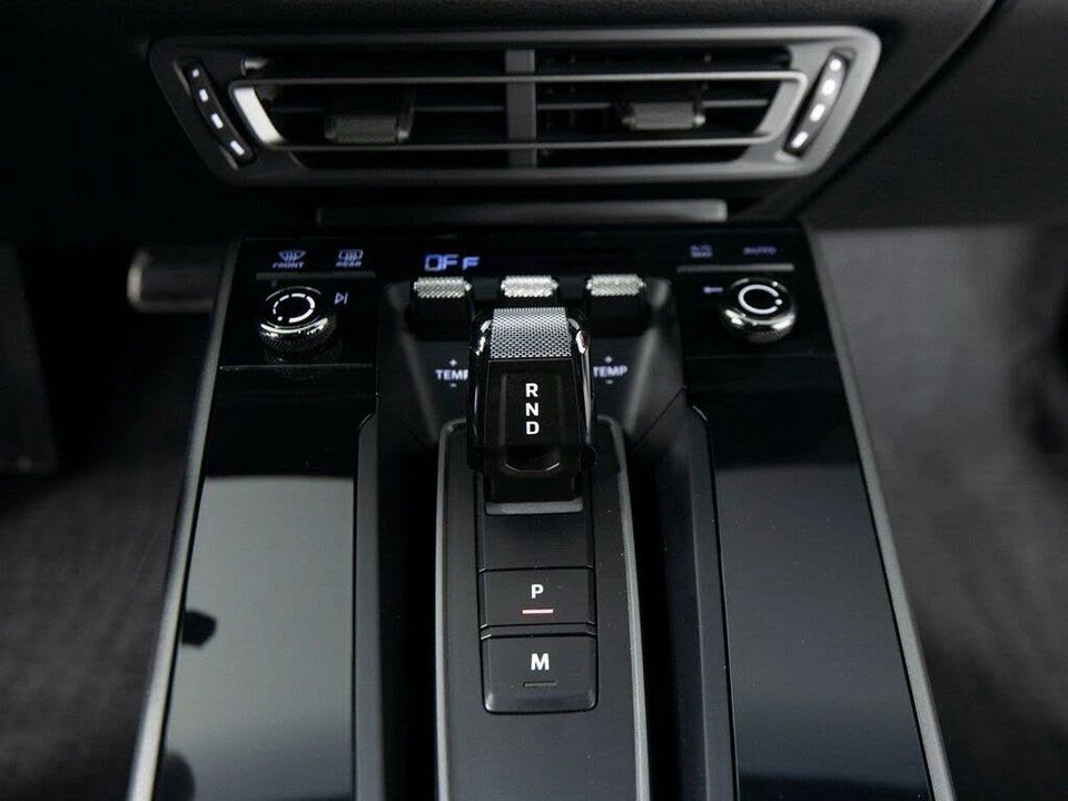 2024 Porsche 992 Carrera 4S - Image 28 of 31