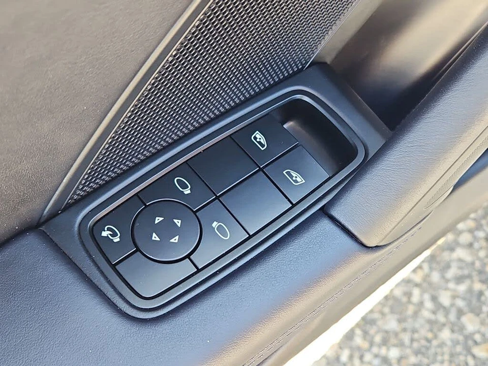2024 Porsche 992 Carrera 4S - Image 29 of 31