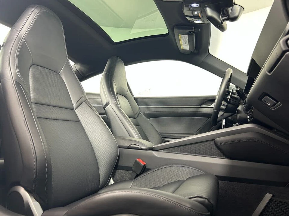 2024 Porsche 992 Carrera 4S - Image 25 of 31