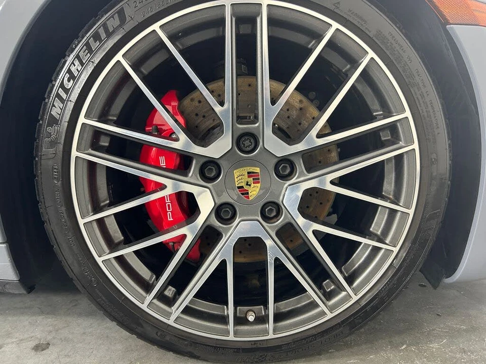 2024 Porsche 992 Carrera 4S - Image 11 of 31