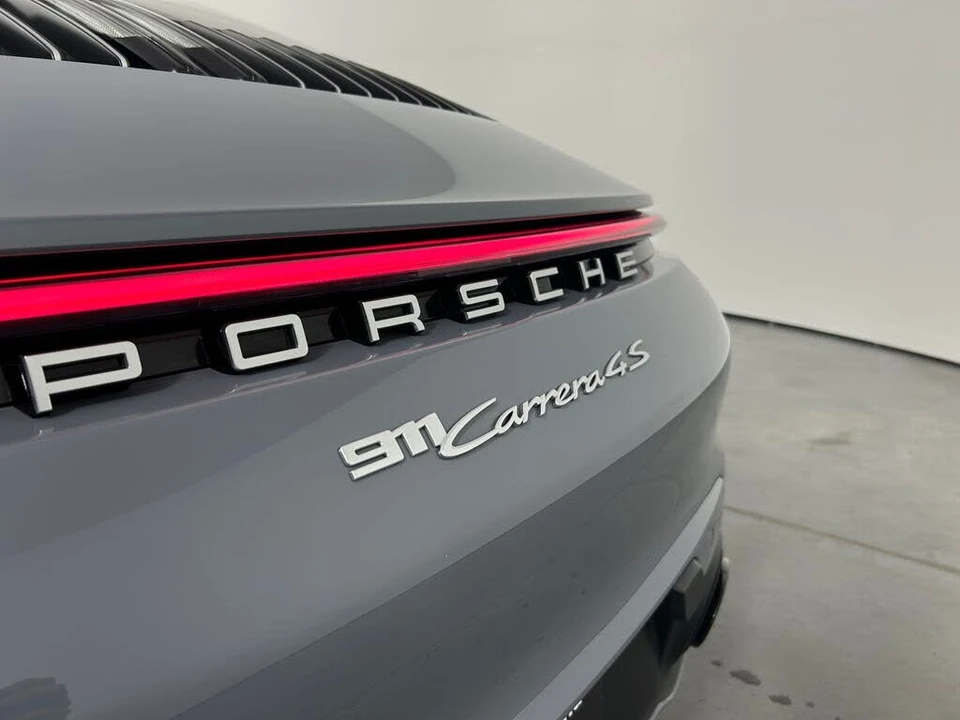 2024 Porsche 992 Carrera 4S - Image 12 of 31