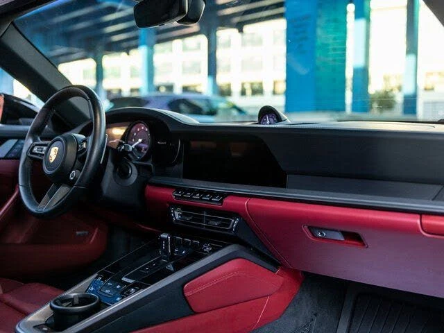 2024 Porsche 992 Carrera 4S - Image 28 of 31