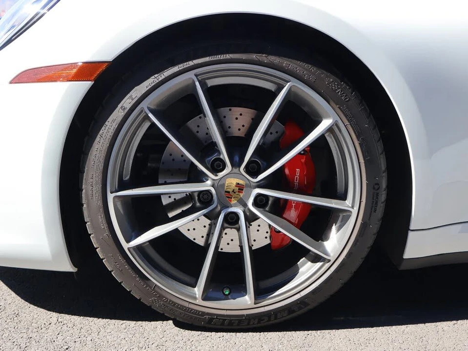 2024 Porsche 992 Carrera 4S - Image 12 of 31