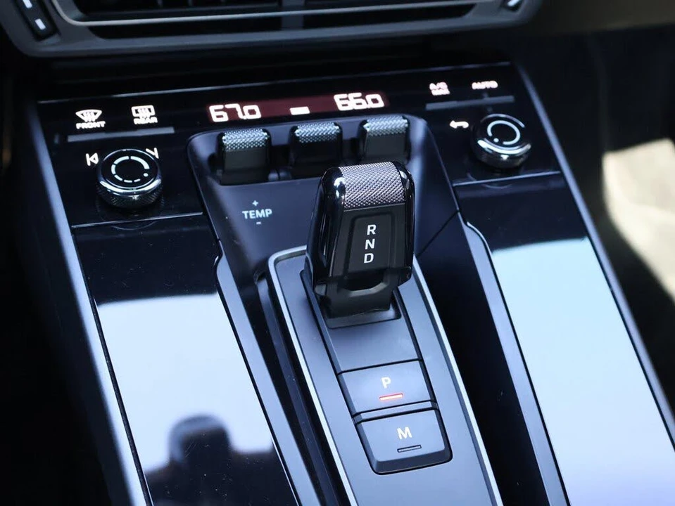 2024 Porsche 992 Carrera 4S - Image 26 of 31
