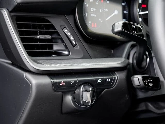 2024 Porsche 992 Carrera 4S - Image 11 of 31