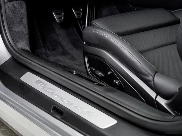 2024 Porsche 992 Carrera 4S - Image 9 of 31