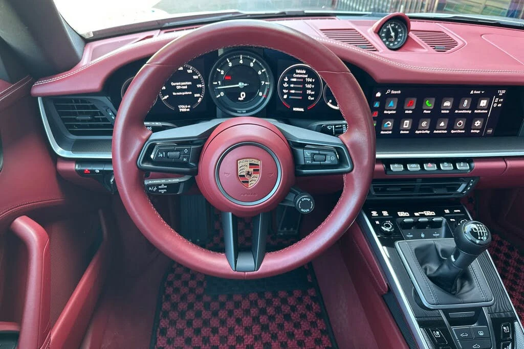 2024 Porsche 992 Carrera 4S - Image 16 of 31