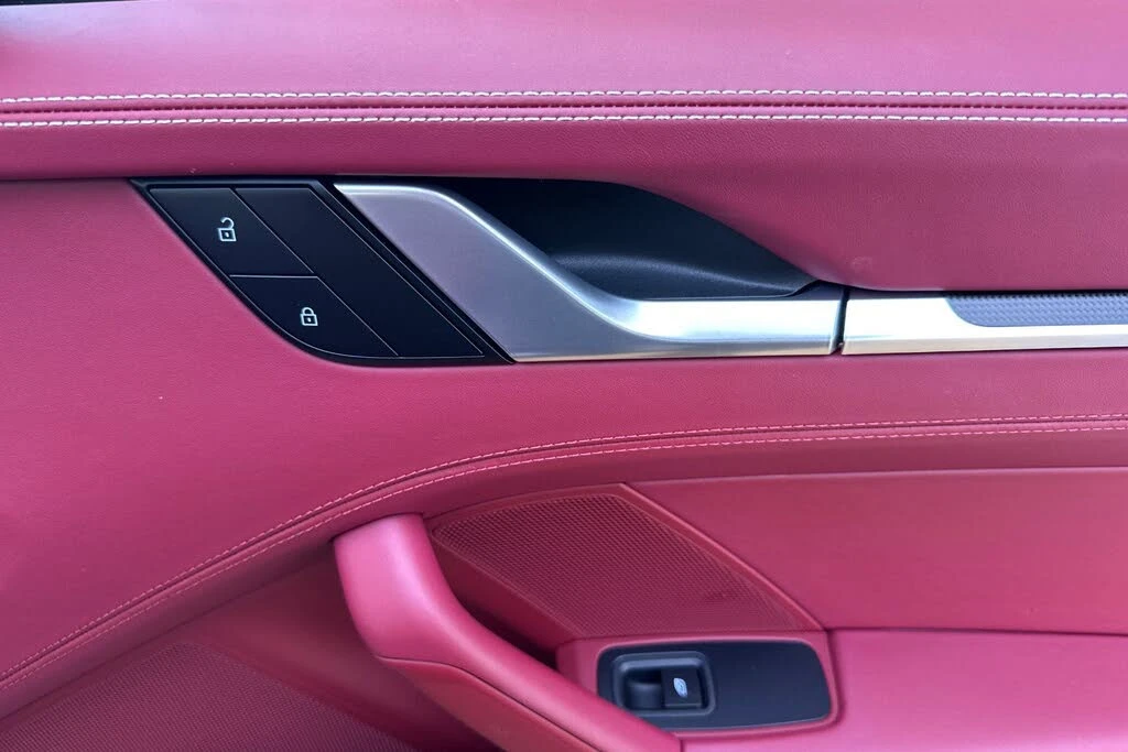 2024 Porsche 992 Carrera 4S - Image 19 of 31