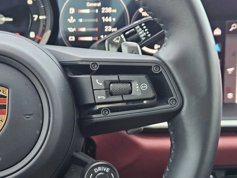 2024 Porsche 992 Carrera 4S - Image 27 of 31