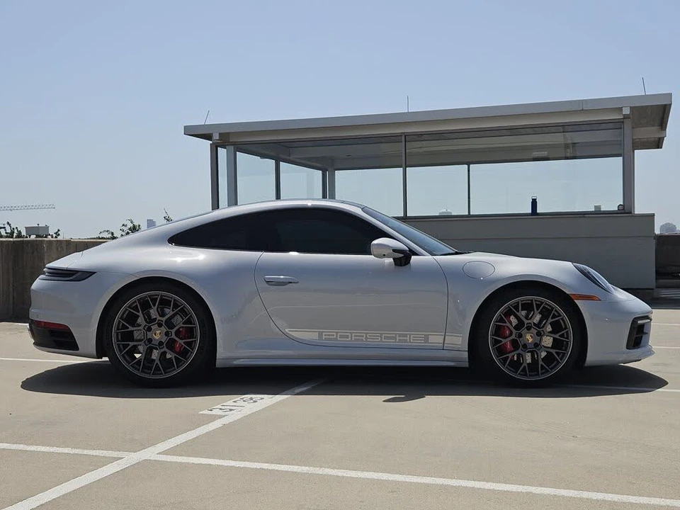 2024 Porsche 992 Carrera 4S - Image 9 of 31