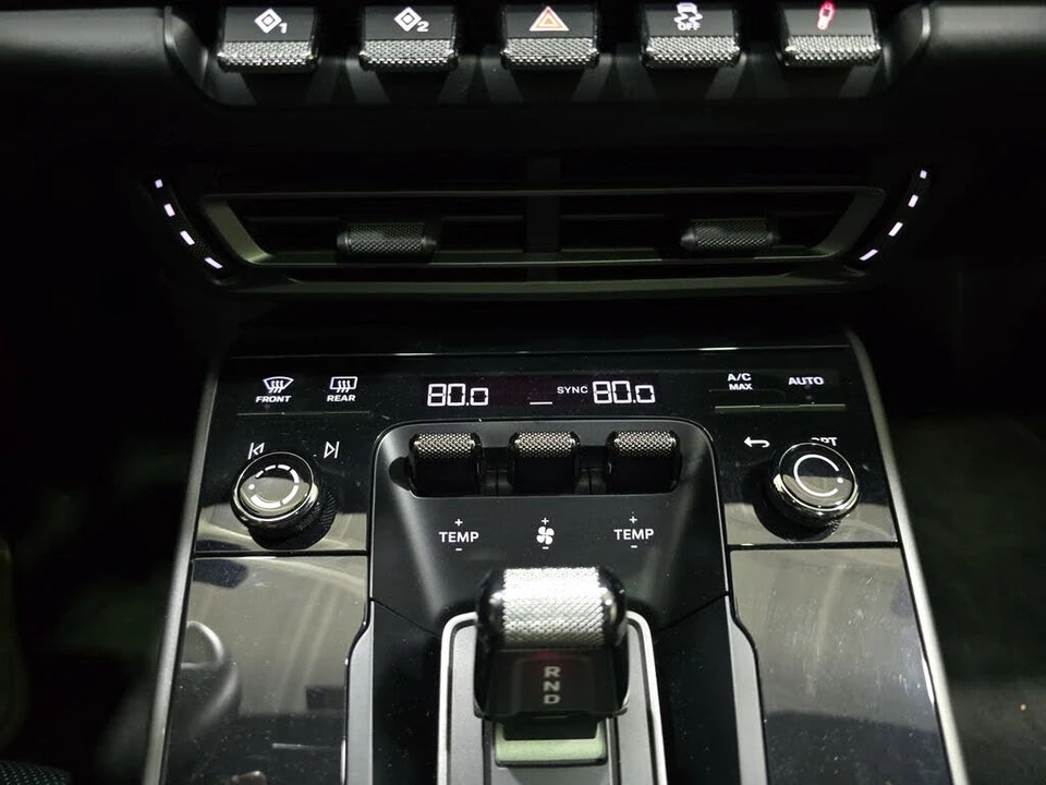 2024 Porsche 992 Carrera 4S - Image 26 of 31