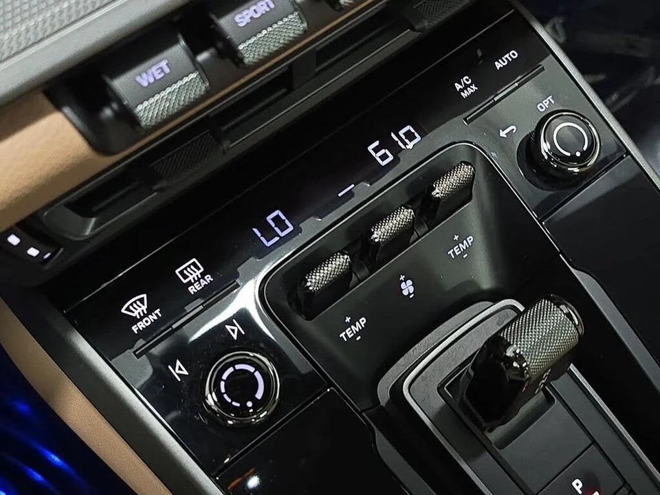 2024 Porsche 992 Carrera 4S - Image 19 of 31