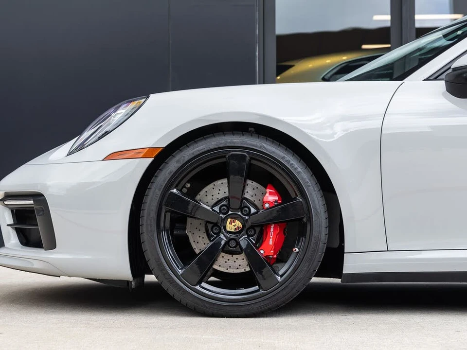 2024 Porsche 992 Carrera 4S - Image 15 of 31