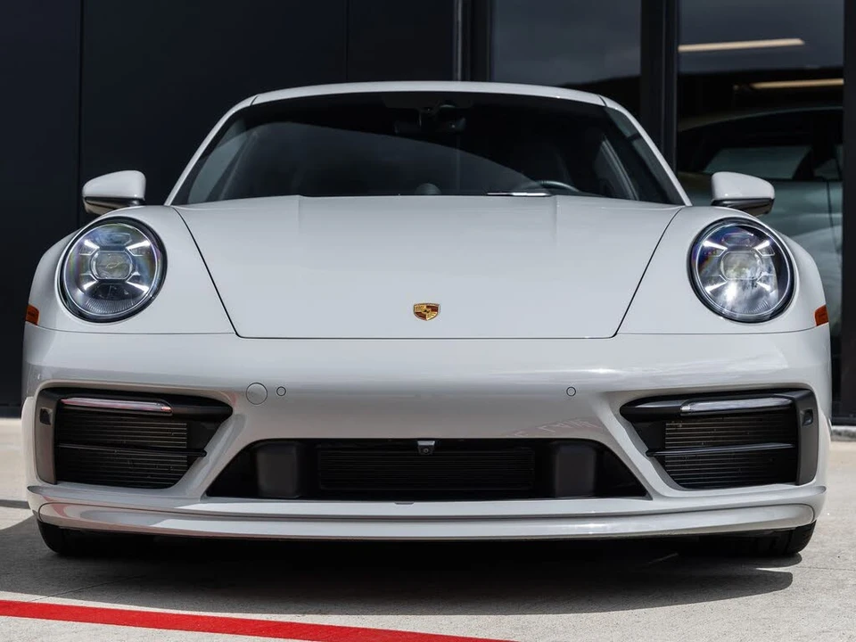 2024 Porsche 992 Carrera 4S - Image 9 of 31