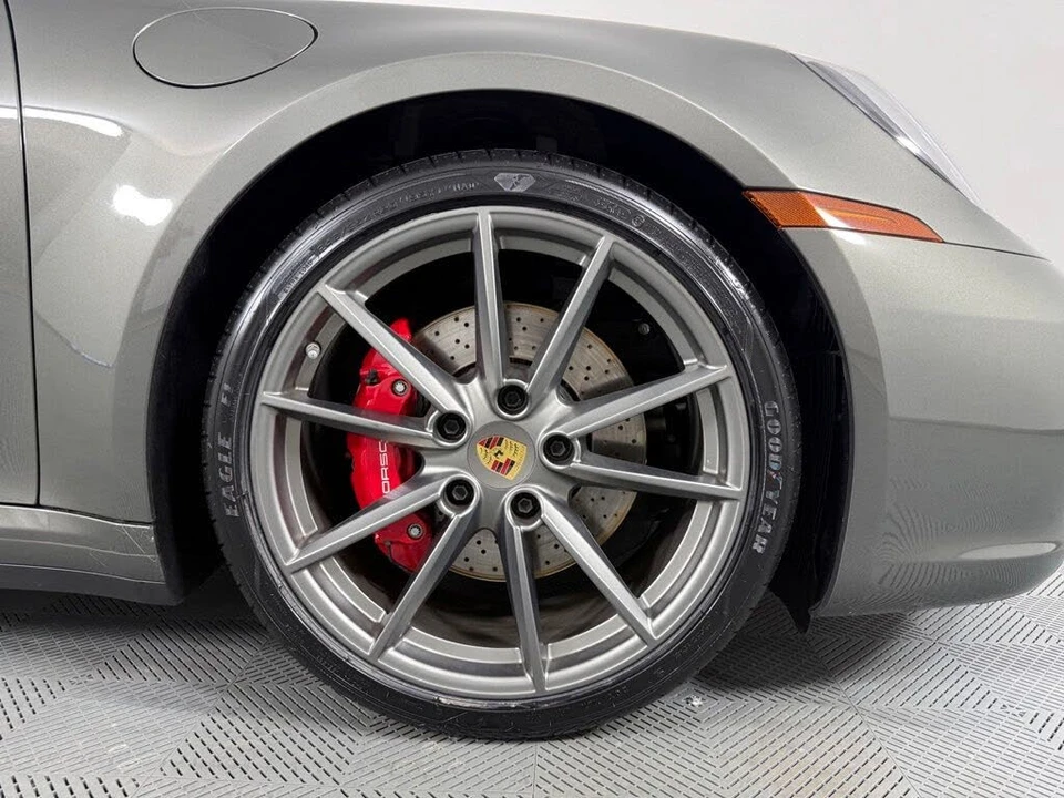 2024 Porsche 992 Carrera 4S - Image 11 of 29