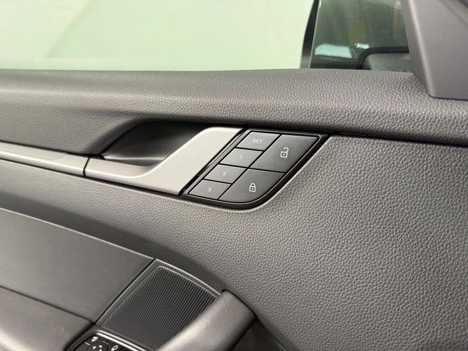 2024 Porsche 992 Carrera 4S - Image 19 of 29