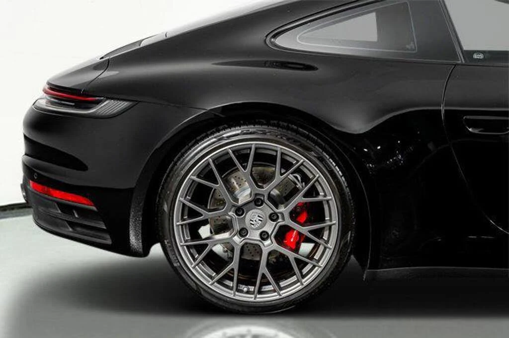 2024 Porsche 992 Carrera 4S - Image 12 of 31