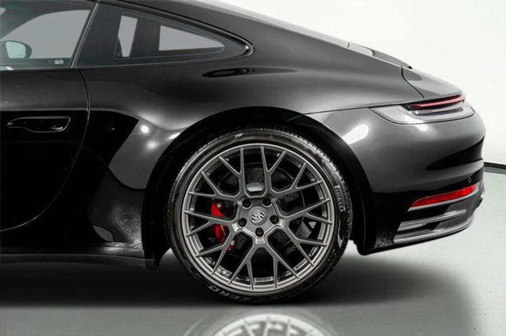 2024 Porsche 992 Carrera 4S - Image 9 of 31