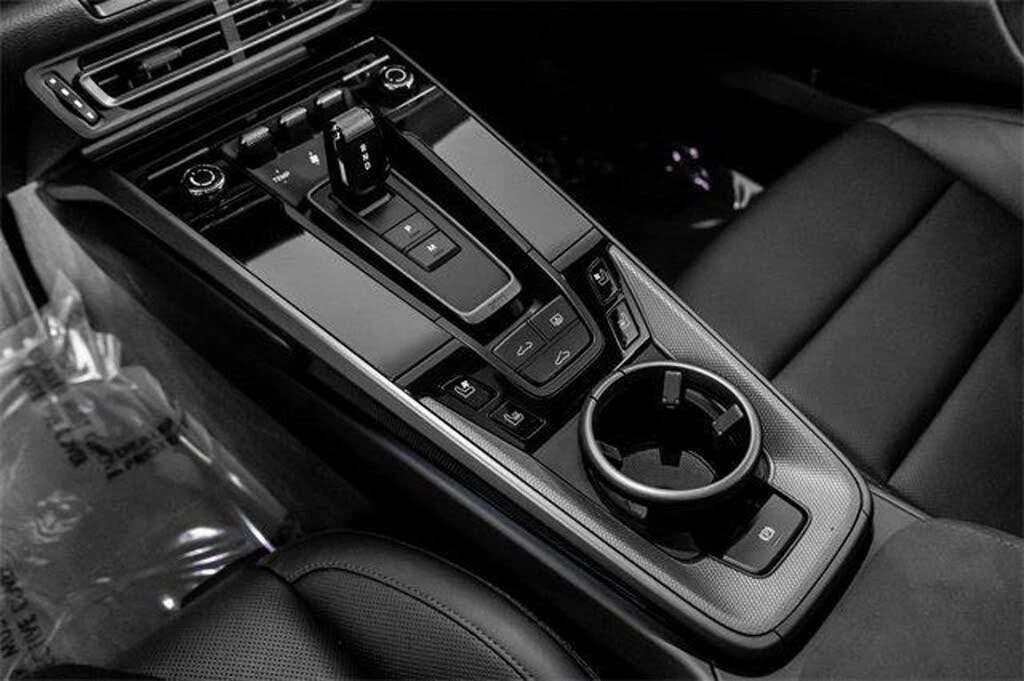 2024 Porsche 992 Carrera 4S - Image 24 of 31