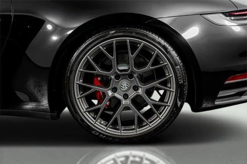 2024 Porsche 992 Carrera 4S - Image 15 of 31