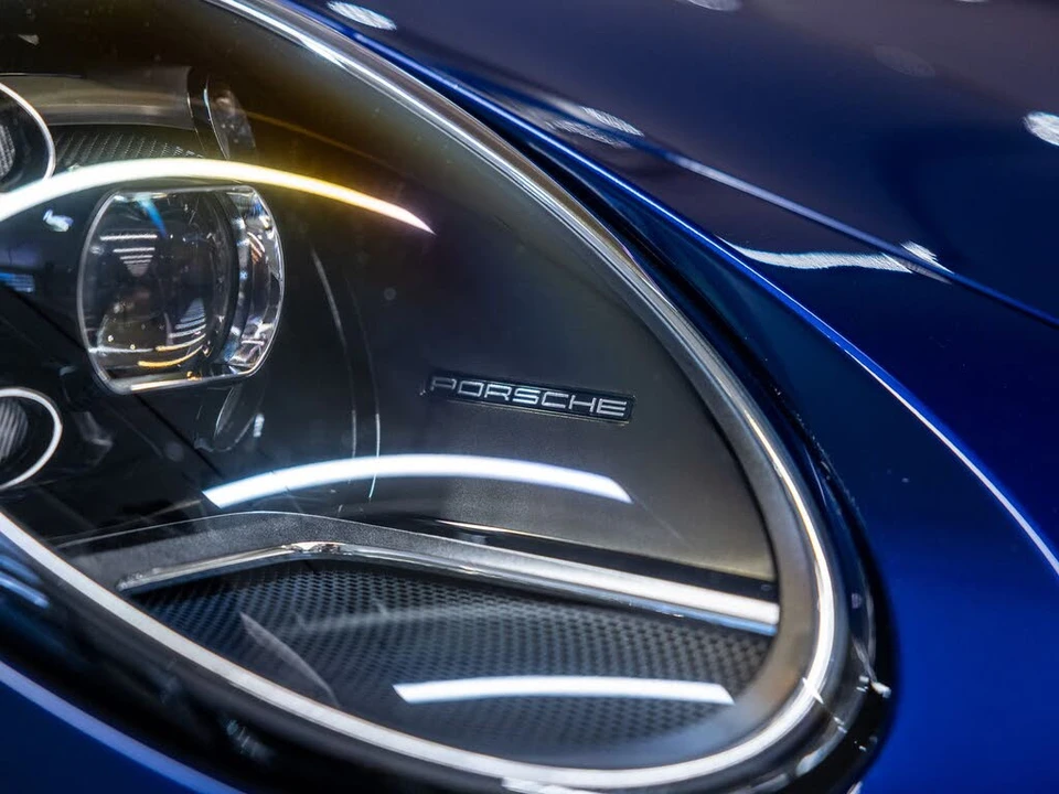 2024 Porsche 992 Carrera 4S - Image 14 of 31