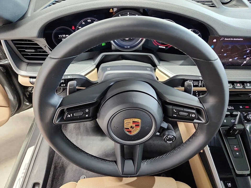 2024 Porsche 992 Carrera 4S - Image 17 of 31