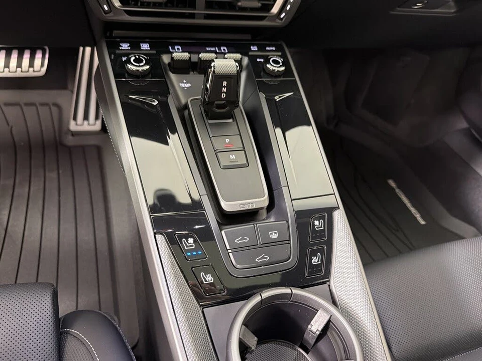 2024 Porsche 992 Carrera 4S - Image 15 of 29