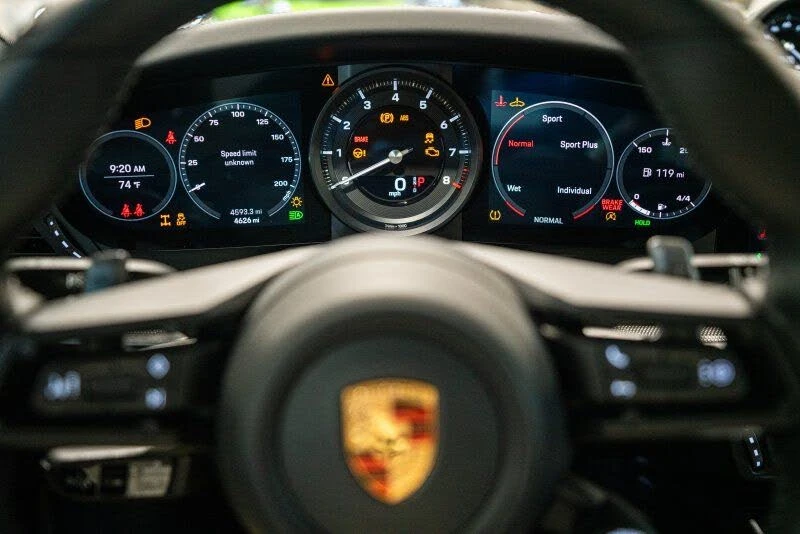 2024 Porsche 992 Carrera 4S - Image 27 of 31