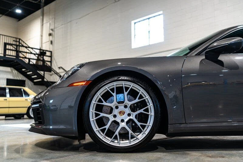 2024 Porsche 992 Carrera 4S - Image 9 of 31