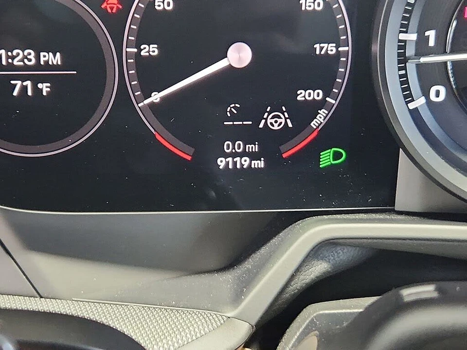 2024 Porsche 992 Carrera 4S - Image 19 of 31