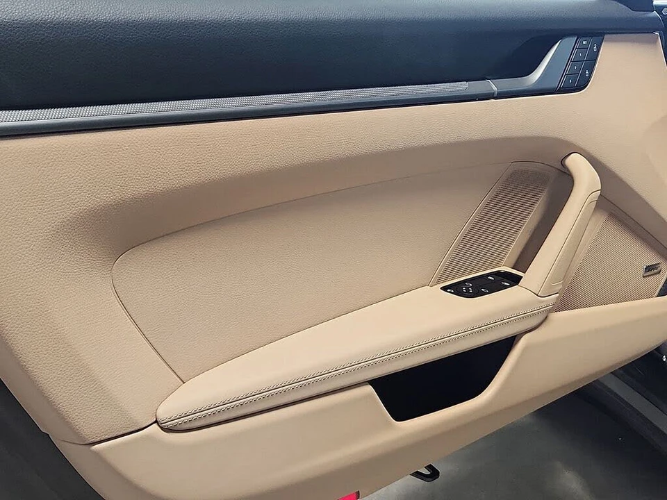 2024 Porsche 992 Carrera 4S - Image 12 of 31