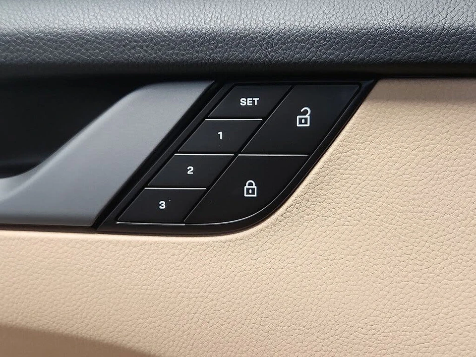 2024 Porsche 992 Carrera 4S - Image 23 of 31